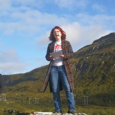 Nordland NKPs Lena Adams holdt appell på Sjonfjellet 07.09.19 